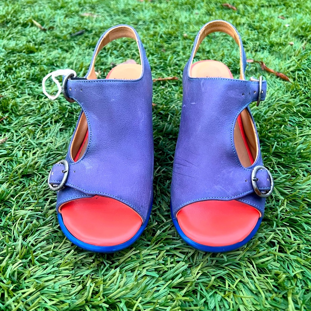 Gorgeous John Fluevog Awe Slingback.
